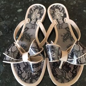 Valentino Jelly thong sandlal